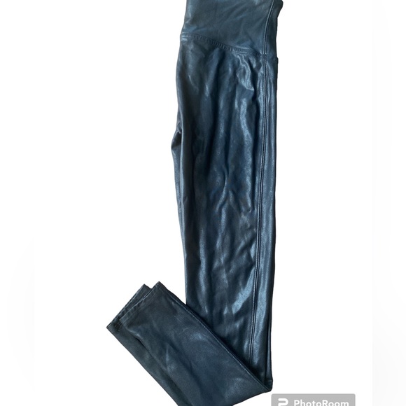SPANX Medium Petite Faux Leather Leggings - Picture 7 of 7